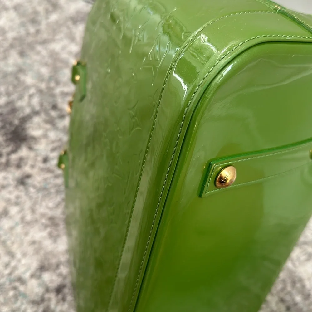 Louis Vuitton Alma GM - Limited Edition Vert Tonic Monogram Vernis - Picture 9 of 17